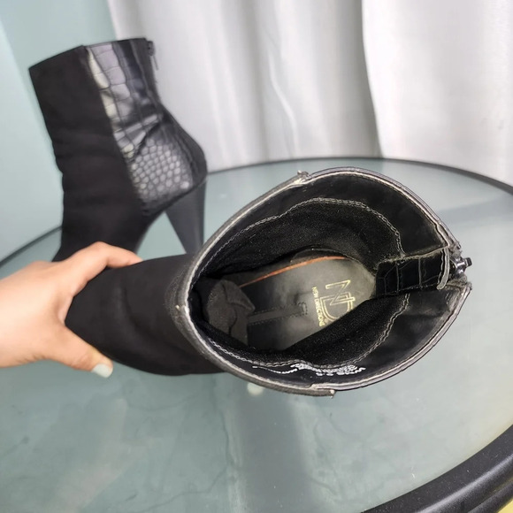 New Directions Black Suede Alysse Stacked Heel Pointed Toe Boot  Sz 9.5 - Picture 7 of 7